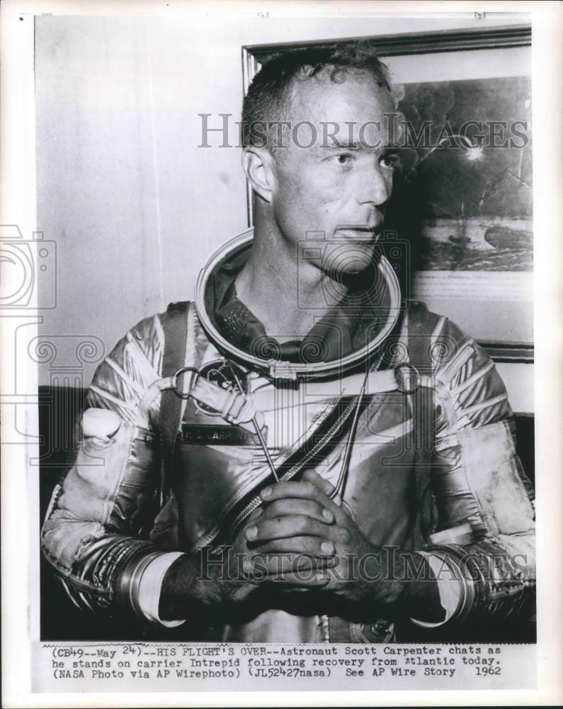 1962 Press Photo Malcolm Scott Carpenter, Astronaut on Carrier Intrepid