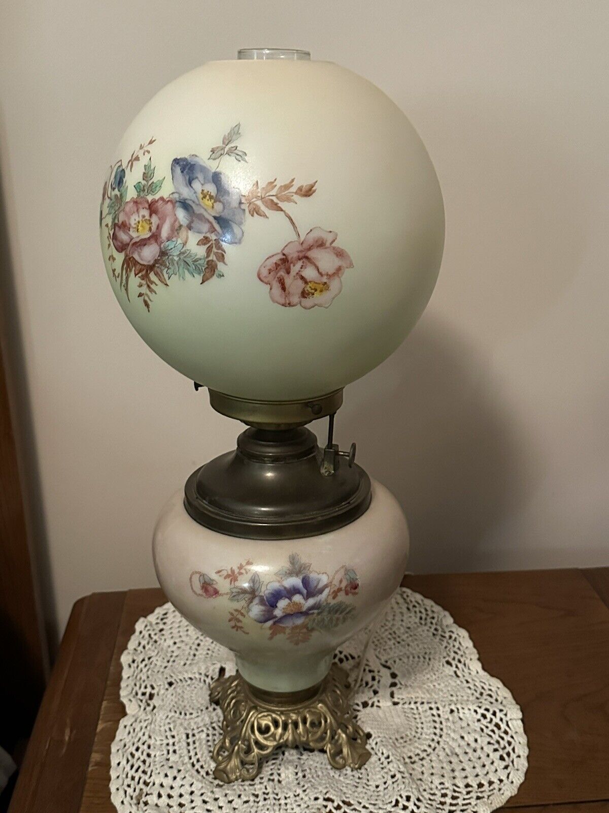 Antique Victorian Globe Parlor Light. Gone With The Wind Style. Hand Painted