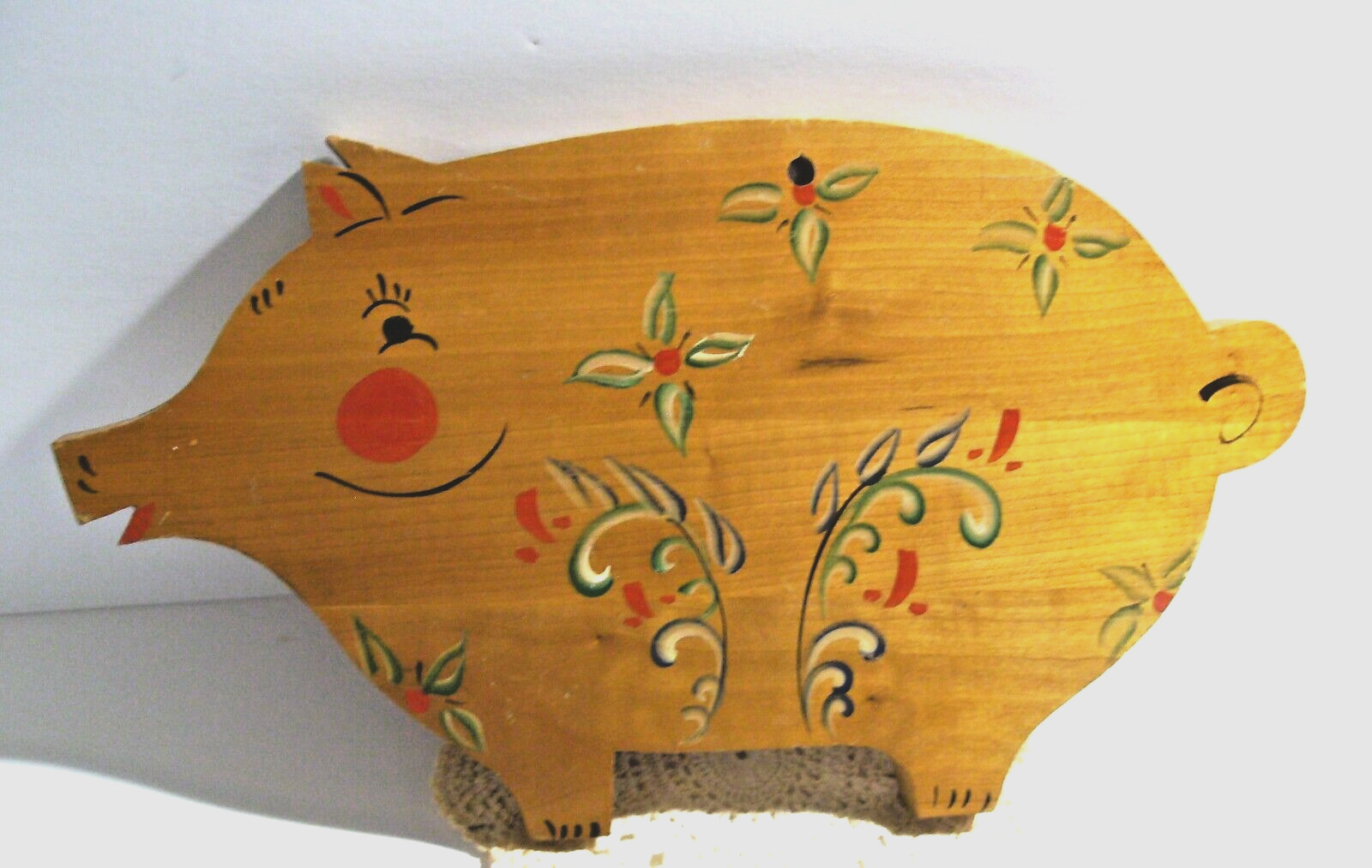Vintage Wood Pig Cutting Board Hand Painted Folk Art 15.5\