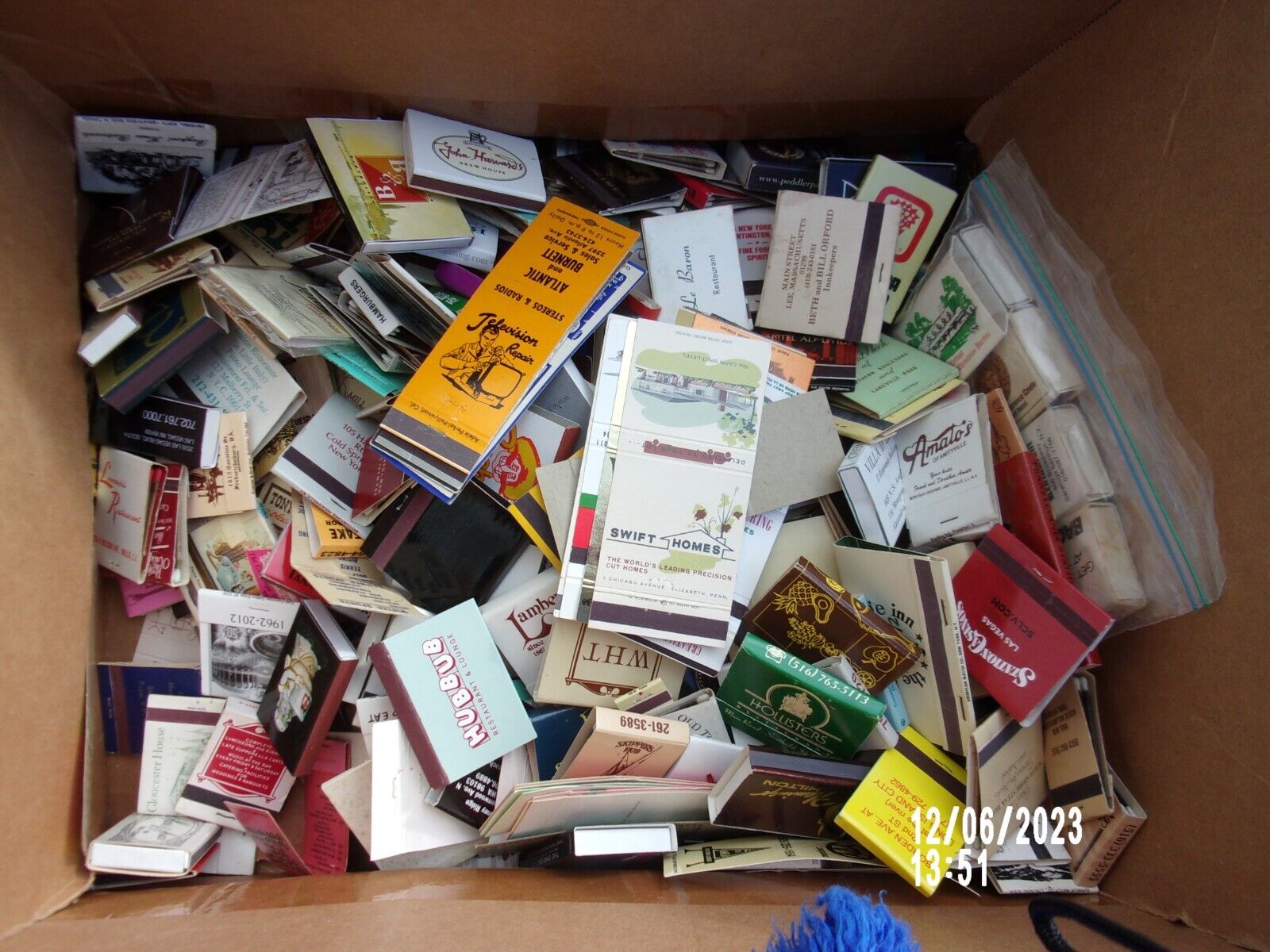 1 lb. Vintage Random Matchbooks matchboxes covers matches Unsearched