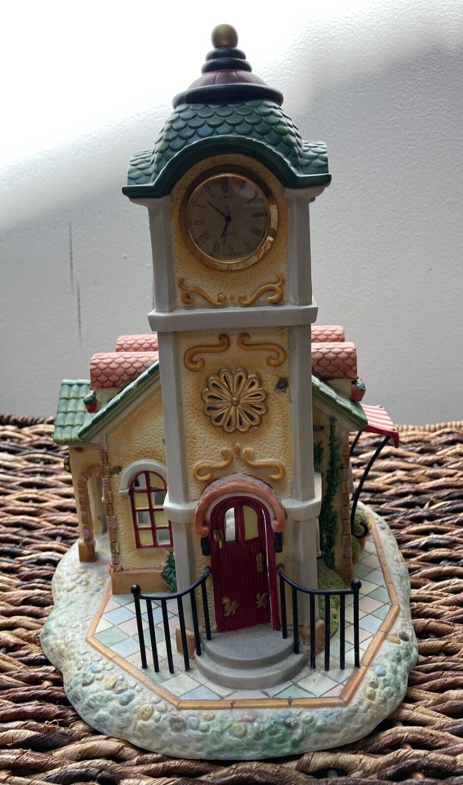 Olde World Village #4 - Clock Tower - Partylite Exclusive - Lighted By Tea Light