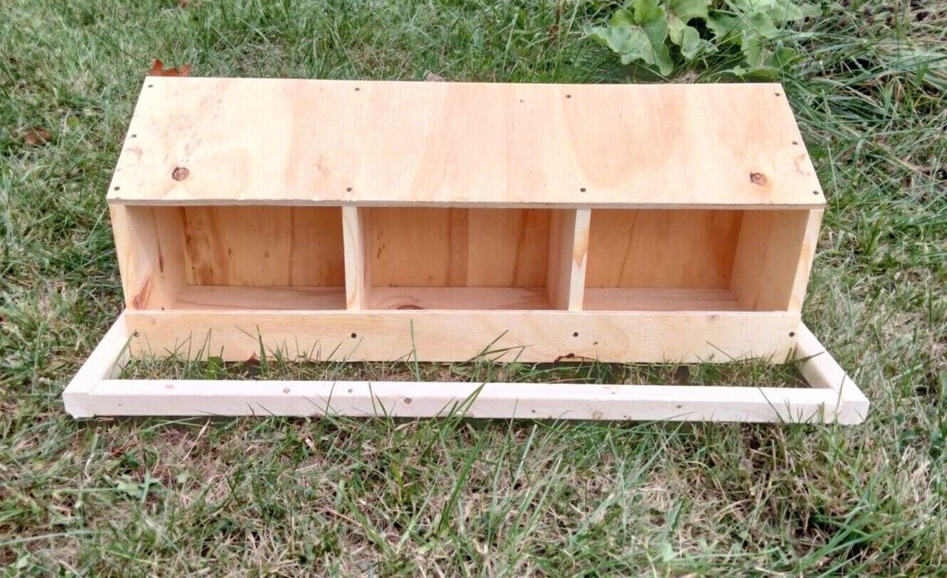 Chicken nest box 8-12 hens