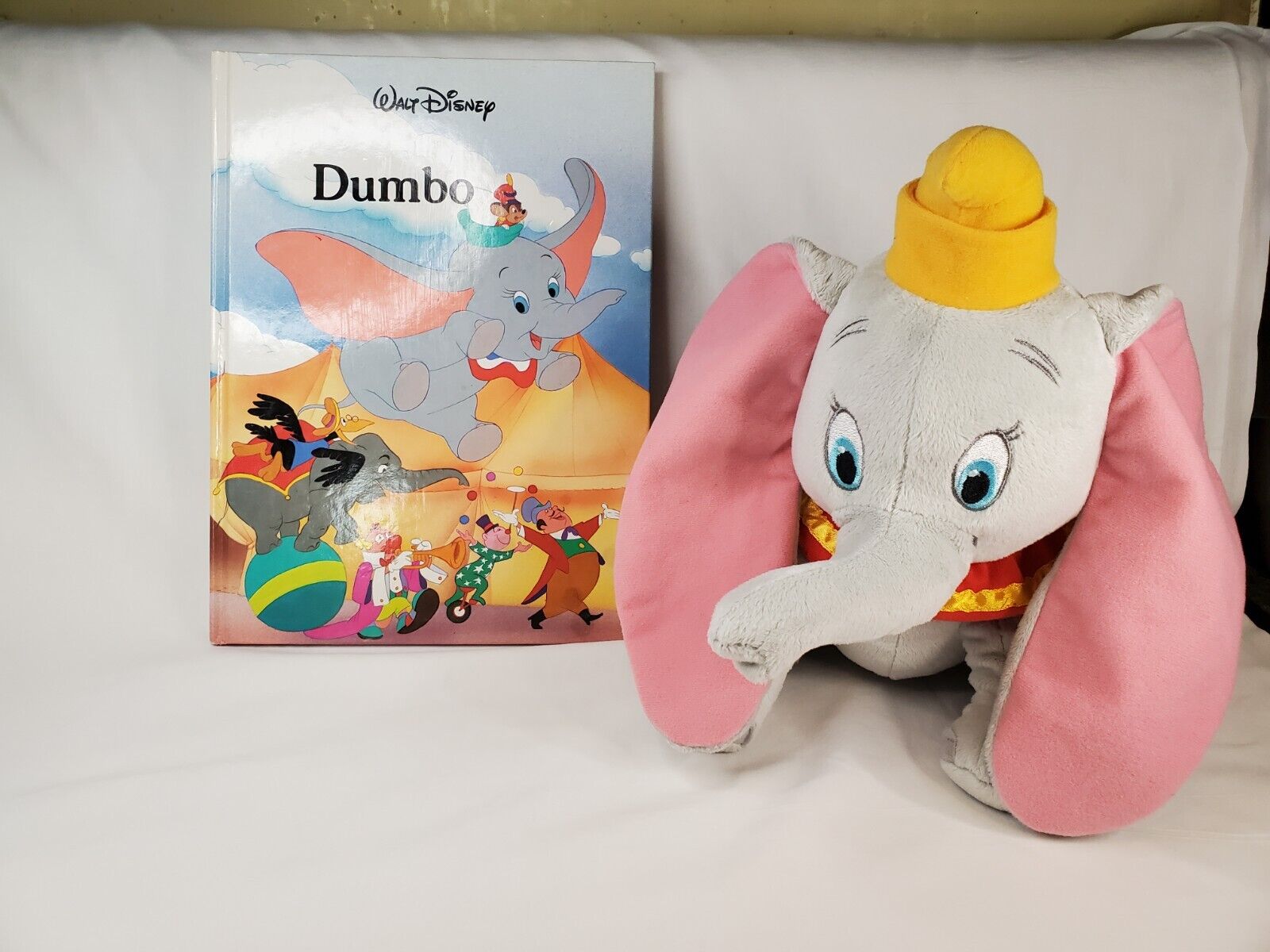 Walt Disney Dumbo Vintage Hardback Book And Dumbo Plush Lot