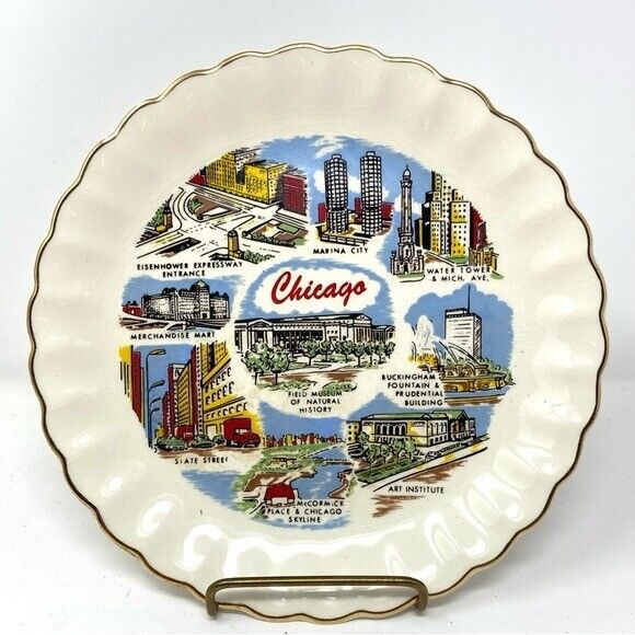 Beautiful Vintage Chicago Souvenir Plate 7 1/2” with Gold trimming.