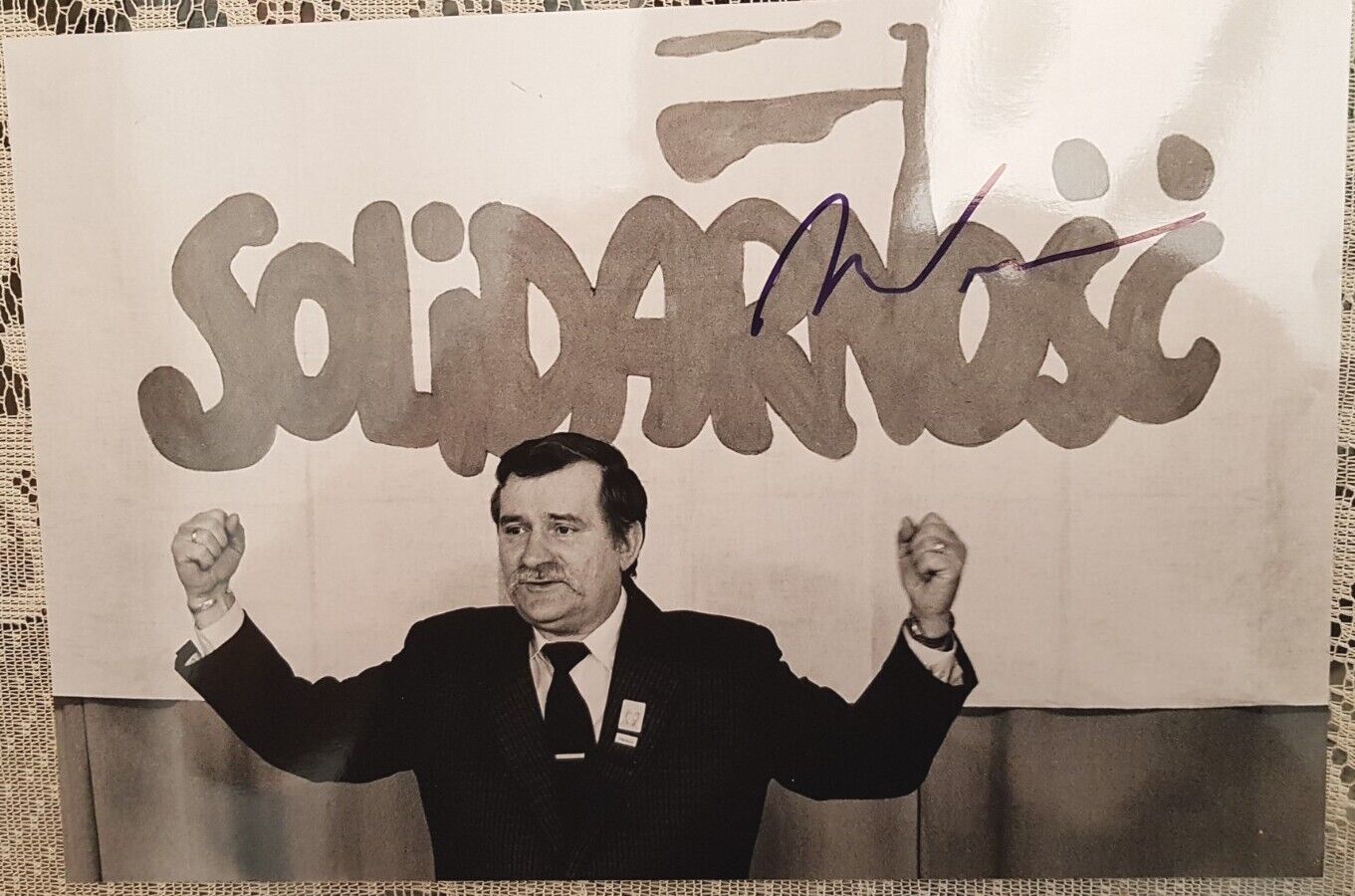 Lech Walesa signed photo 12x8\