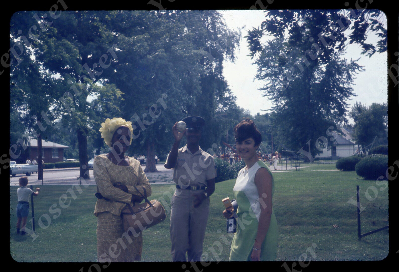 sl75 Original slide  1968 Military soldier w/ beautiful lady in park 175a