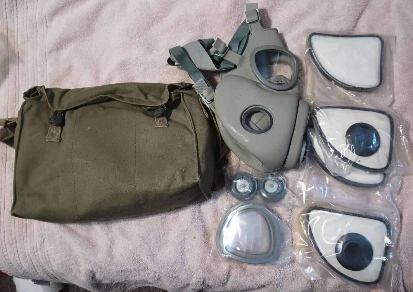 Military Czech Full Face Gas Mask NBC US M17 Style Grey Surplus W/XTRA FILTERS