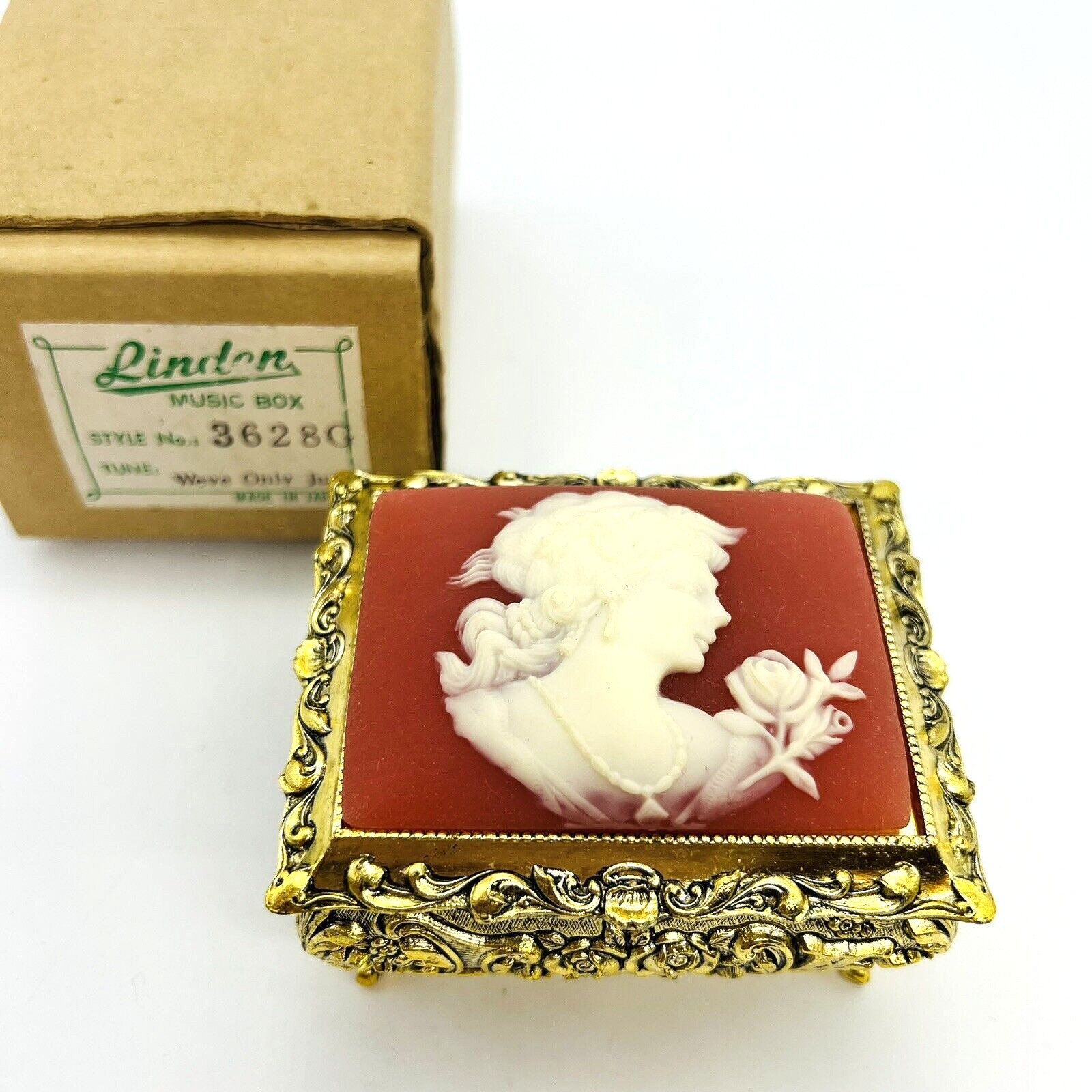 Vtg Linden Music Trinket / Jewelry Box Pink/Gold with Cameo - Original Box