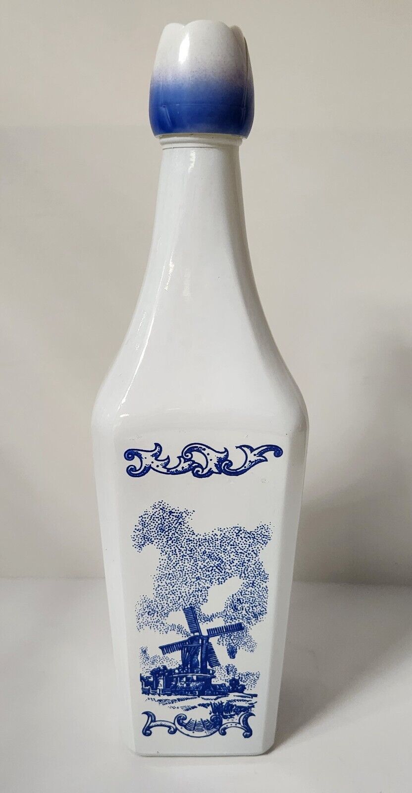 Vintage Vandermint Dutch Windmill Liquor Bottle/Decanter