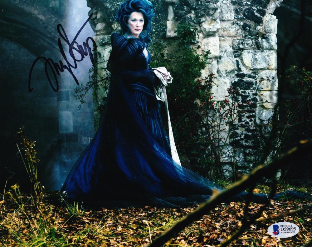 MERYL STREEP SIGNED 8X10 PHOTO AUTHENTIC AUTOGRAPH INTO THE WOODS BECKETT COA A