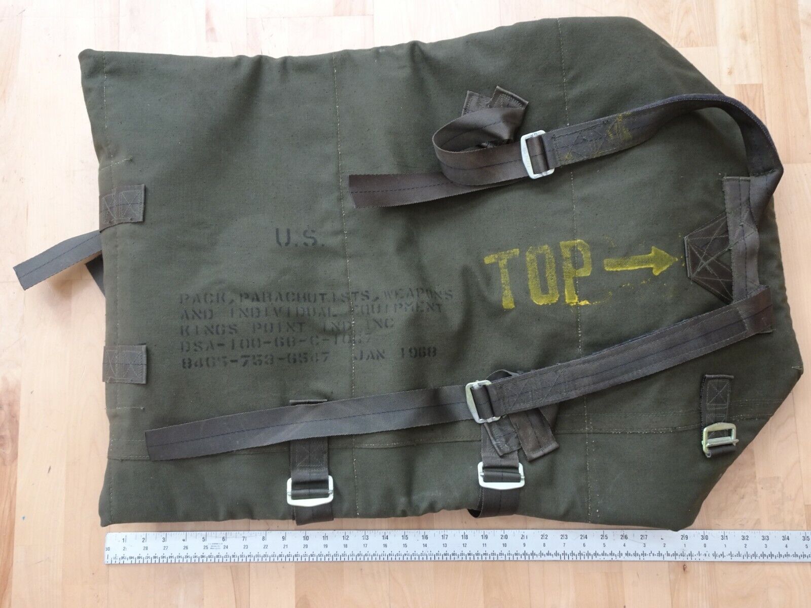 Vintage 1968 US Army Green Padded Duffel, Wool Lined Parachutists Bag un-issued 
