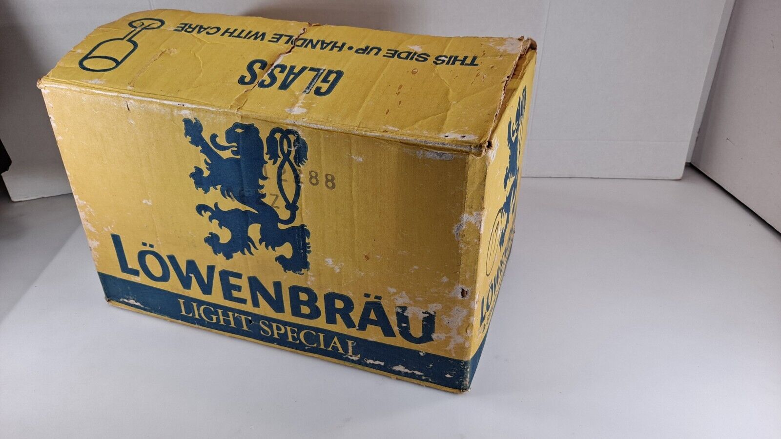 Vintage Lowenbrau Box (Case), Great for Man Cave