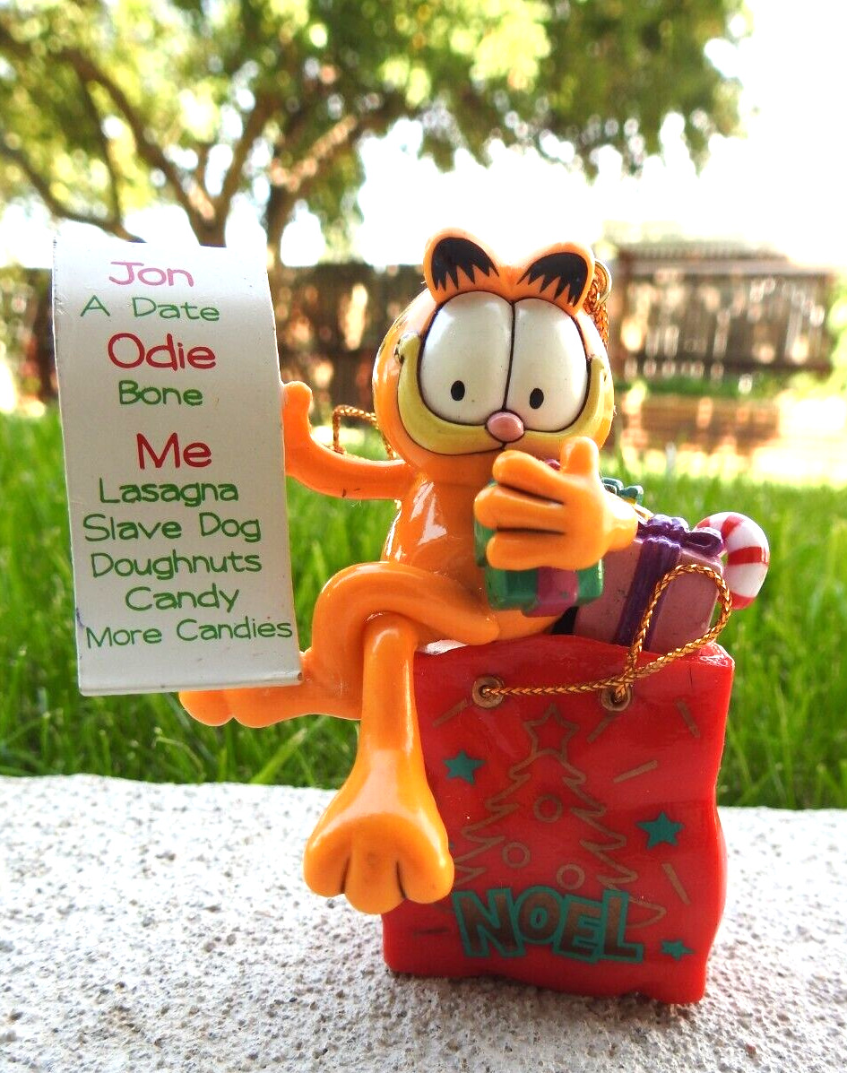 Paws 20 years of Garfield 1996 Garfield on package with his Christmas List