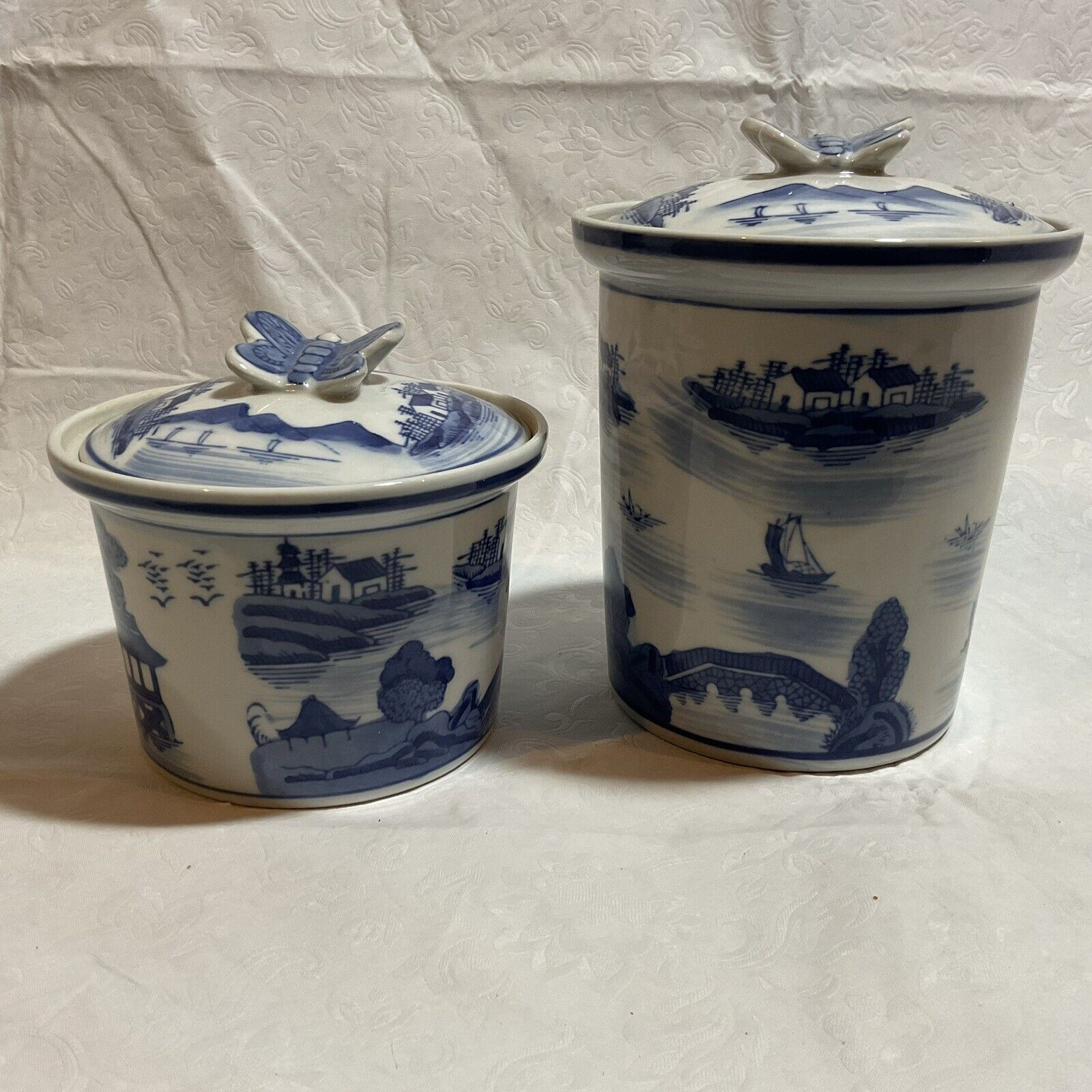 Vntg Rare Blue Willow 2 Piece Canister Set Butterfly Knobs Excellent Condition