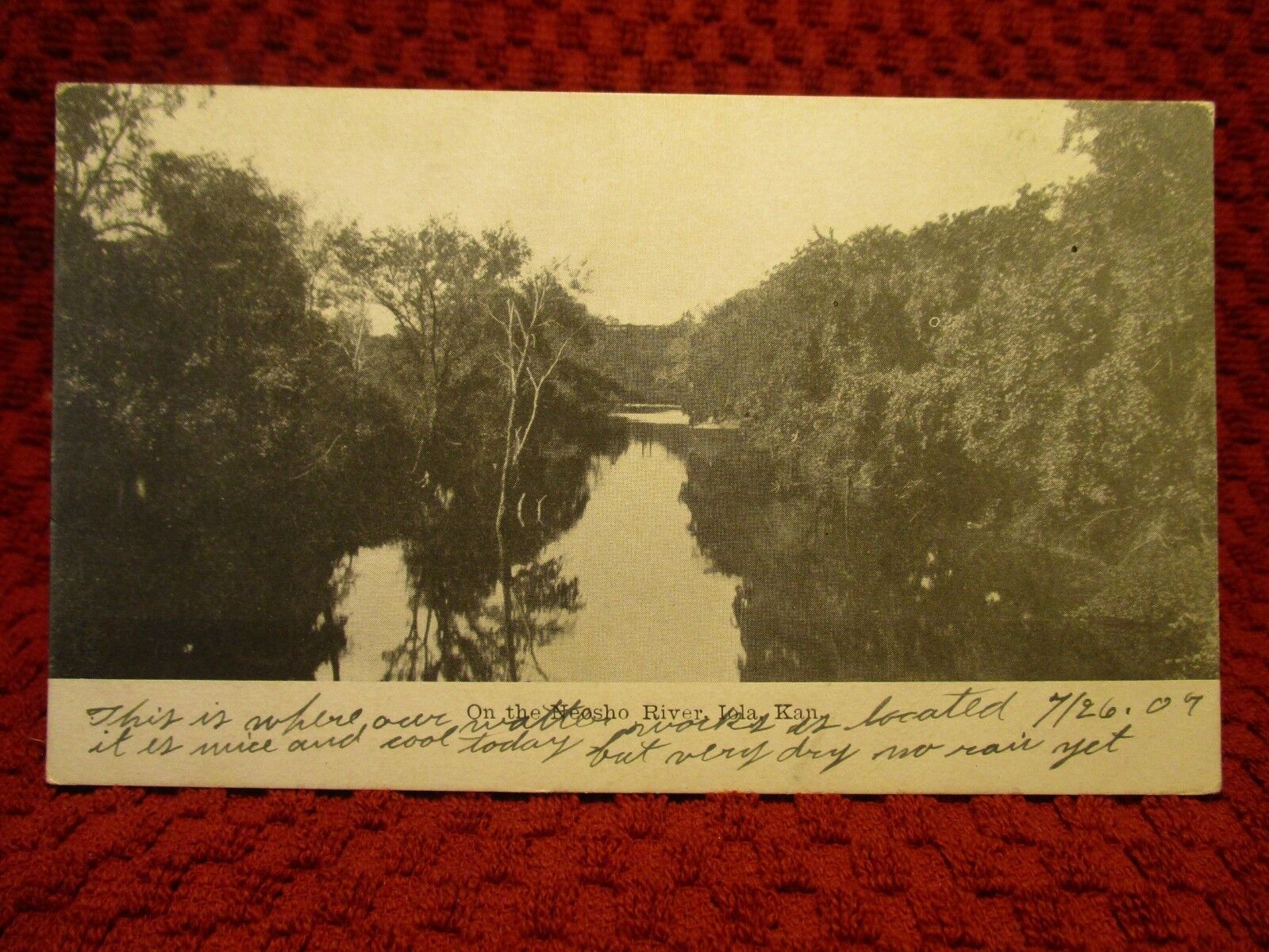 1907. IOLA, KANSAS. NEOSHO RIVER VIEW. POSTCARD J6