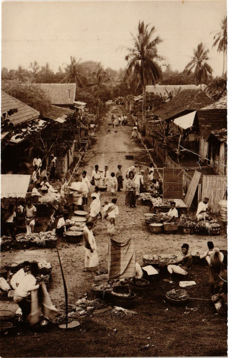 PC CPA market scene real photo postcard INDONESIA (a14960)