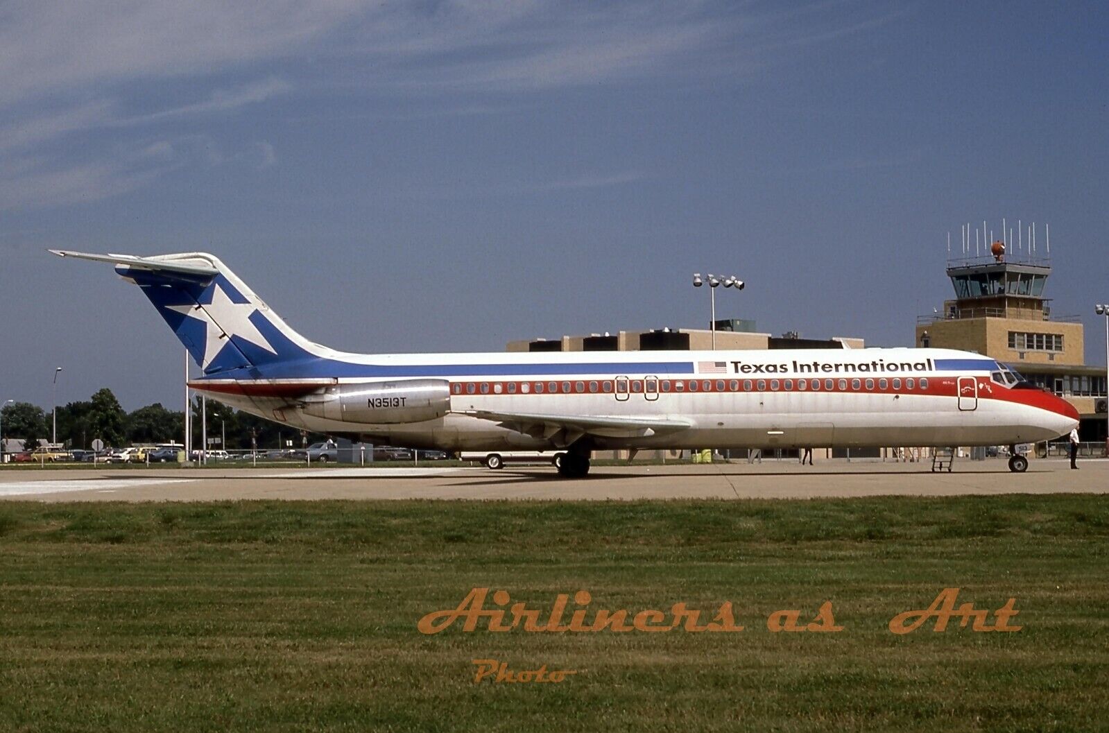 Texas International Douglas DC-9-32 N3513T at HUF October 1982 8x12 Color Print