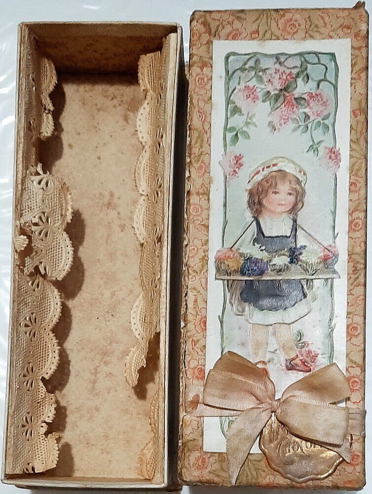 Imperial Chocolates Victorian Pretty Girl Box original Interior Papers