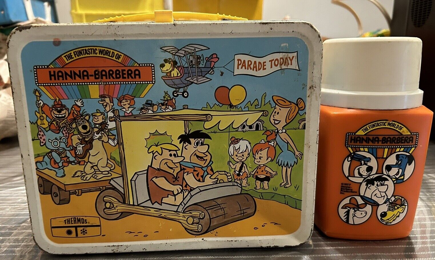 Vintage 1977 Funtastic World of Hanna Barbera Metal Tin Lunchbox w/ Thermos