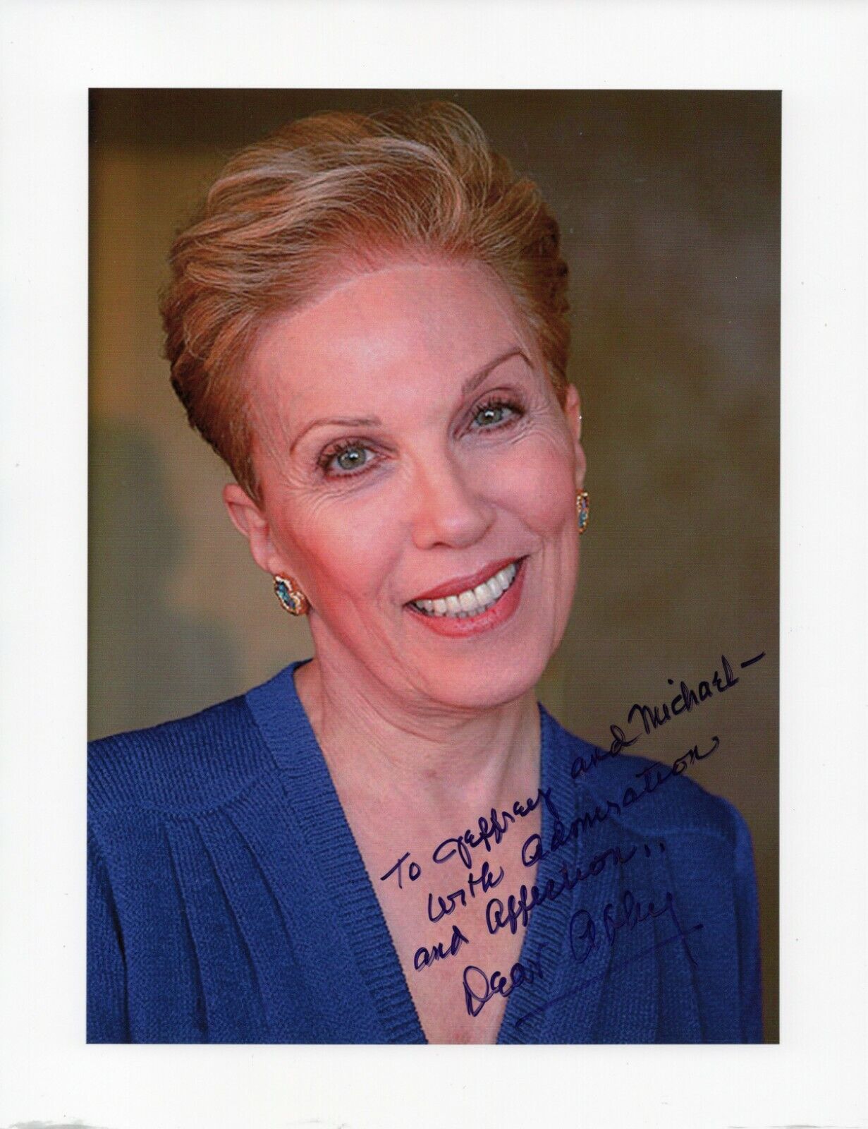 Dear Abby Autographed 8 x 10 in. Photo As Pictured