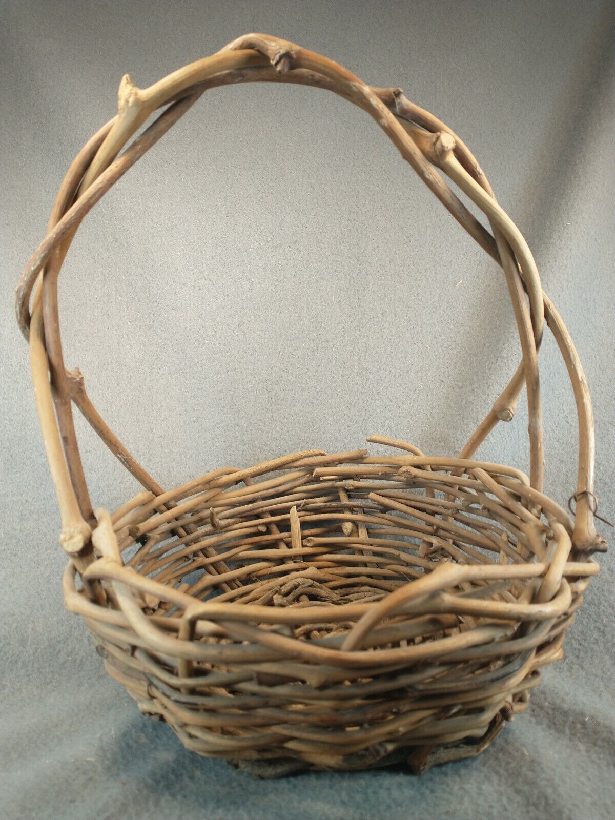 Vintage Appalachian Wild Grapevine Handled Basket