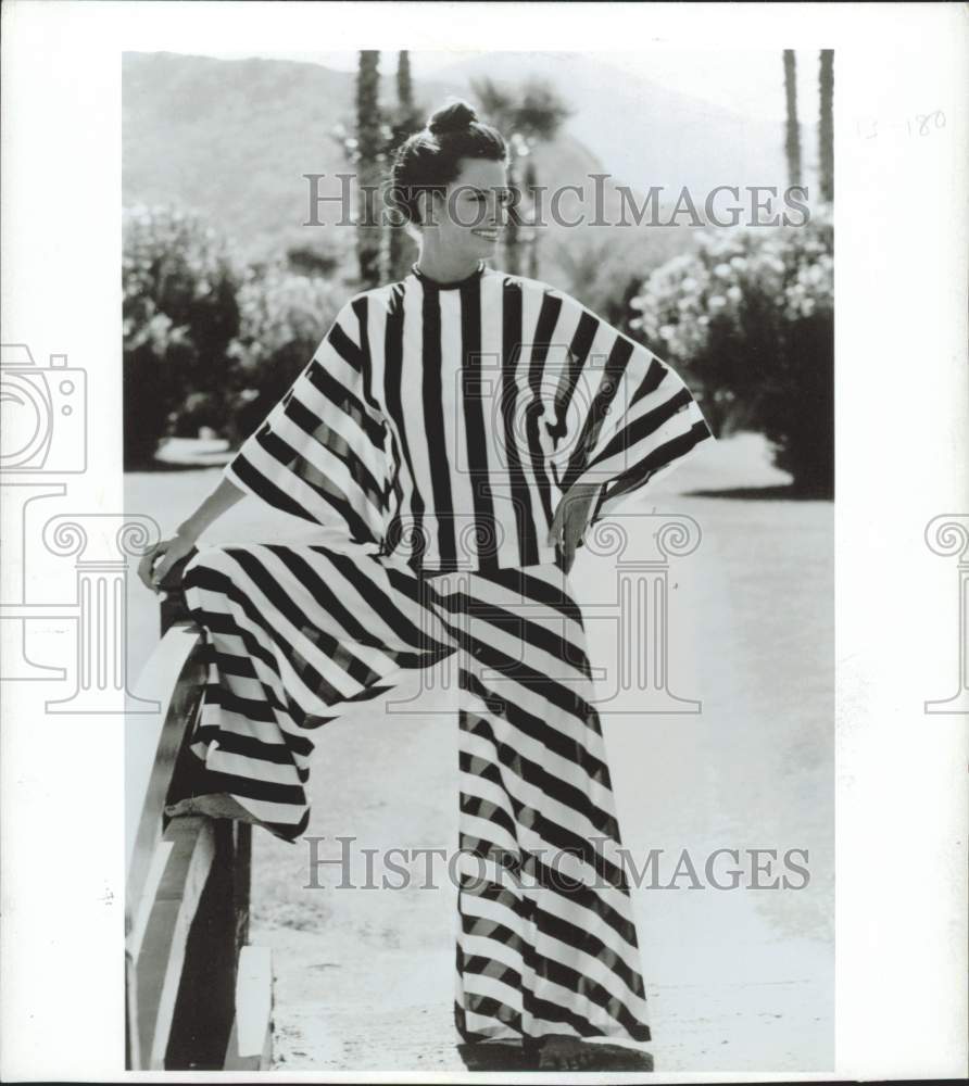 1974 Press Photo Woman models Cole of California\'s black & white stripe pajamas