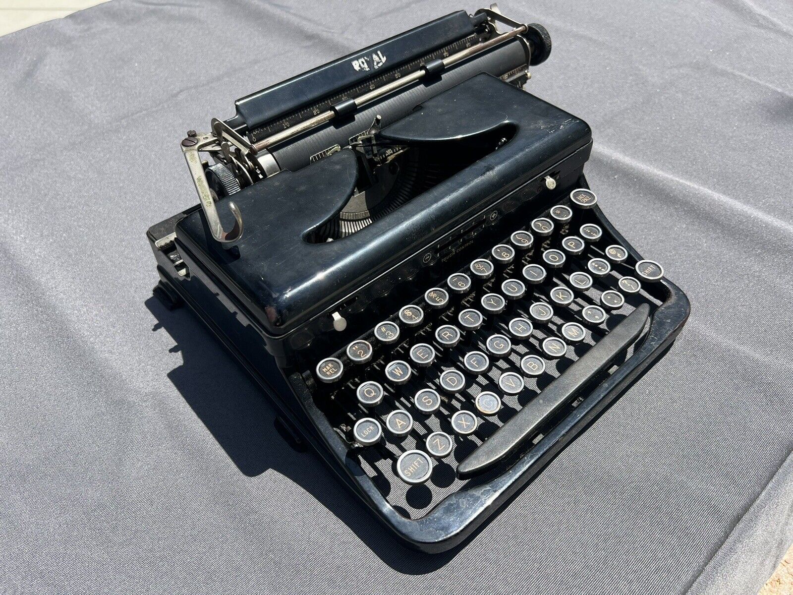 Vintage Royal Typewriter - Classic Mechanical Typewriter