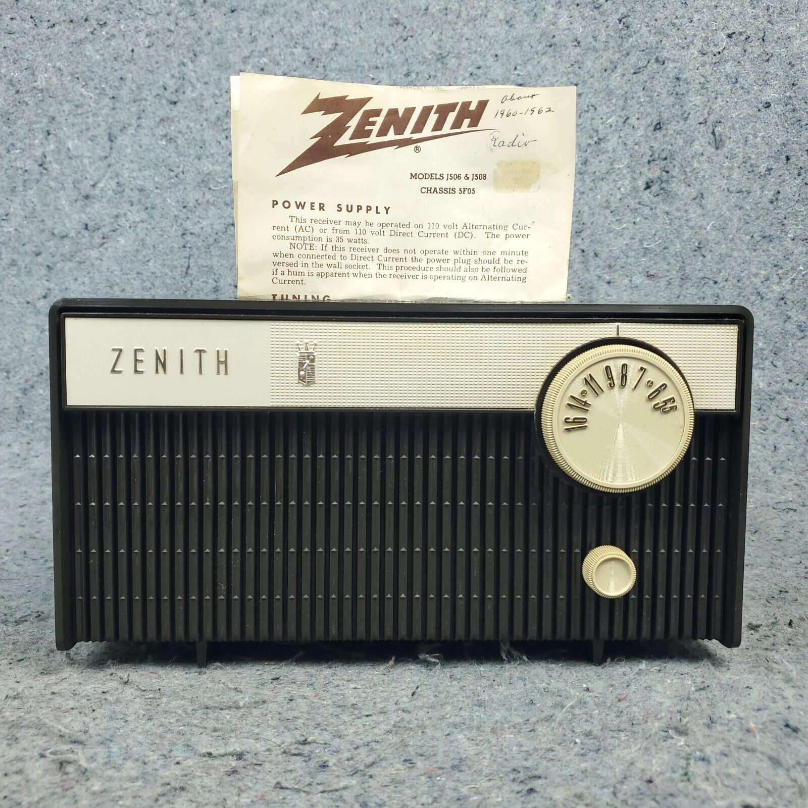 Zenith Tube Radio J506C AM Vintage 1960\'s MCM Black Tabletop Tested Works