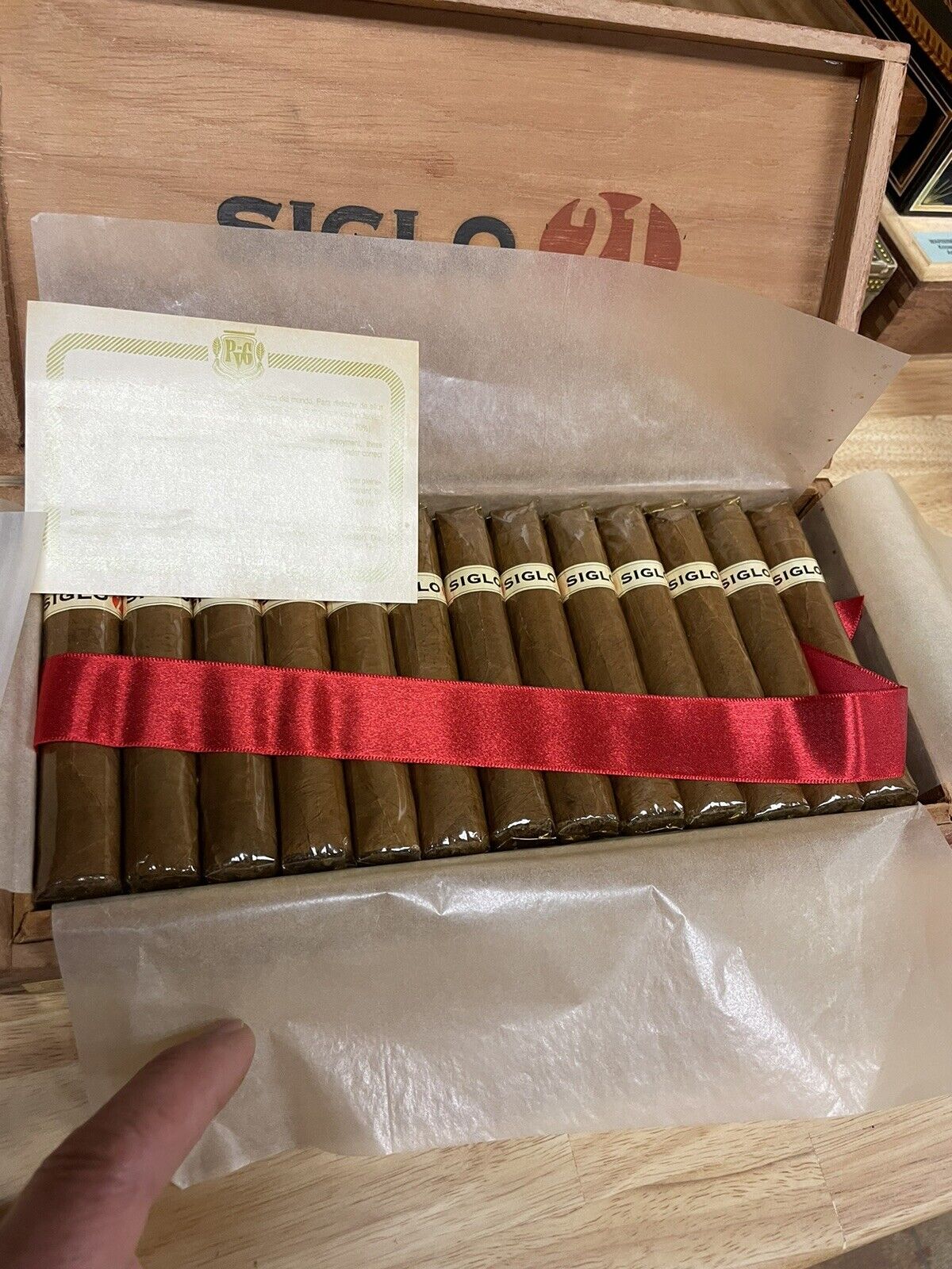 Vintage Siglo 21   25 Cigar With Box And God Condition Ready To Enjoy