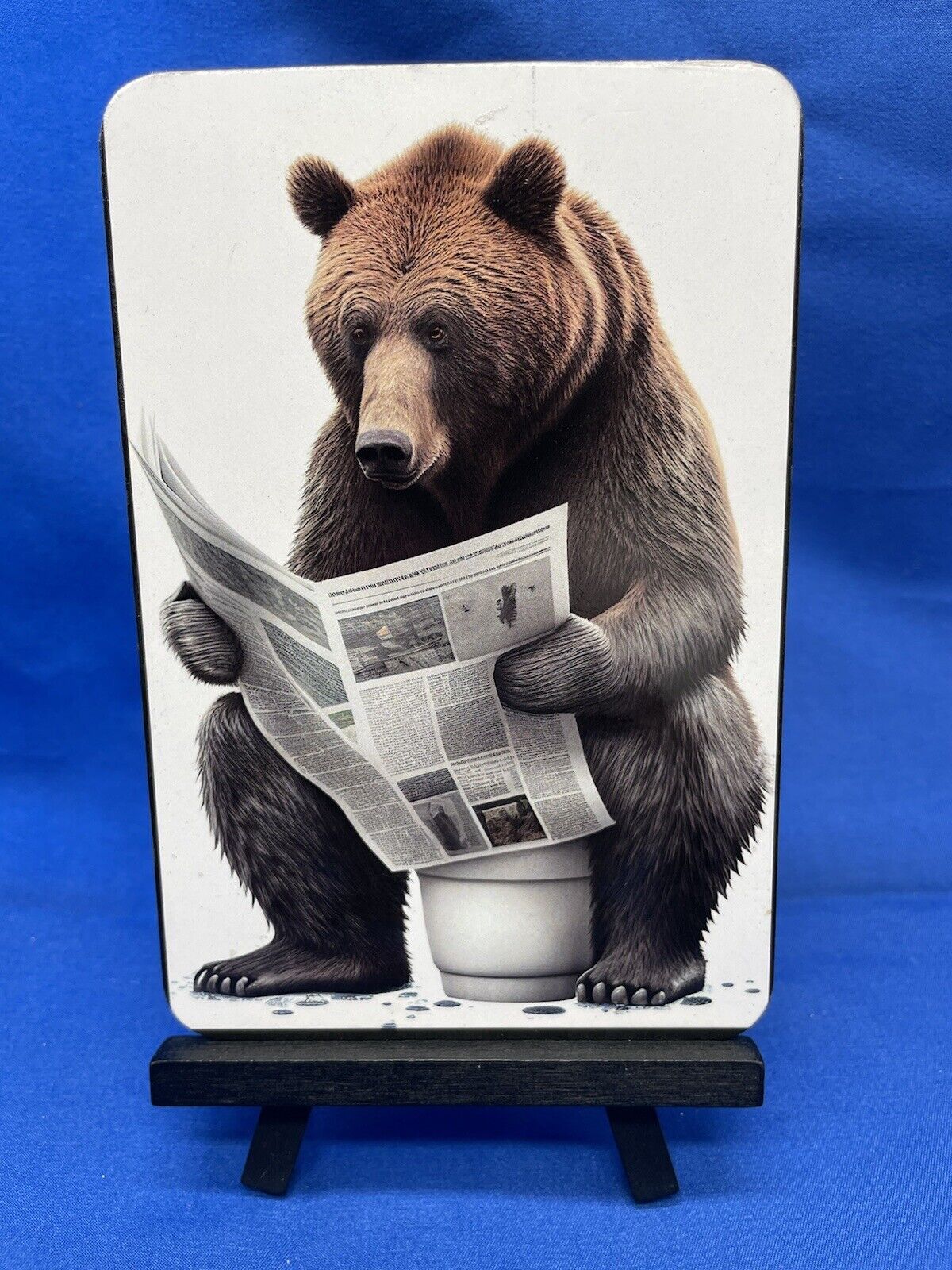 New Handmade Grizzly Bear Anamorphic Reading Newspaper In Human Bathroom Unique 