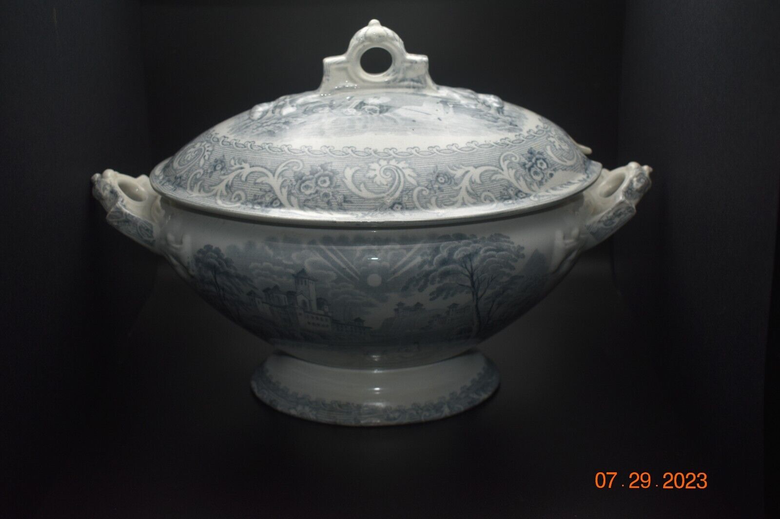 Vintage Ceramic Soup Tureen white & blue Bavarian China, Manufactured 1820-1840.