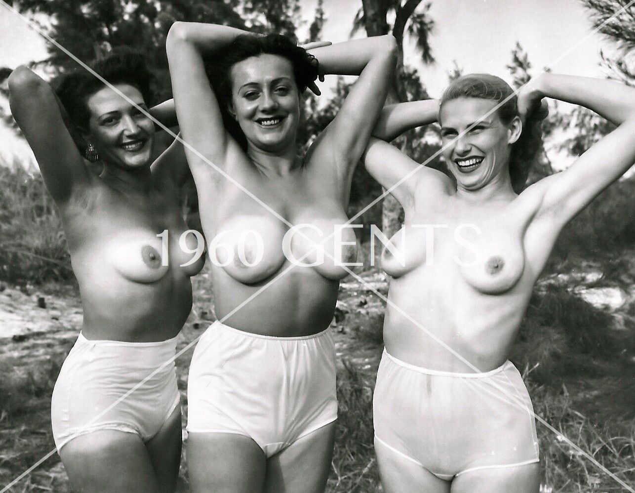 1950s Photo Print Big Breasts Blondes Brunettes Tanlines Beach 5