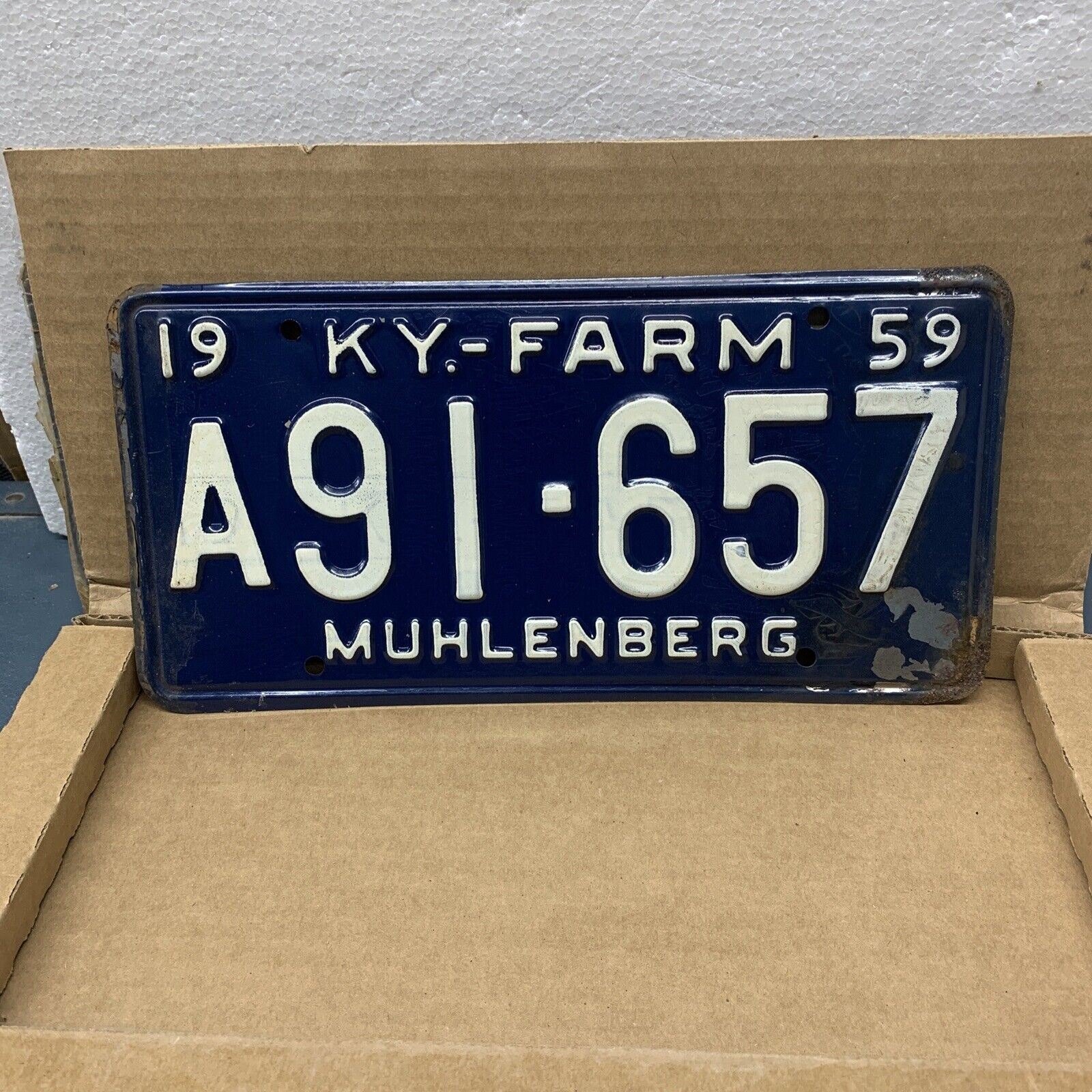 1959 Kentucky License Plate  Farm A91-657 Muhlenberg