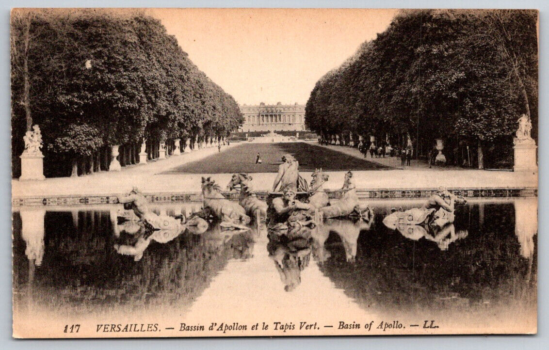 Bassin D'Apollon Et Le Tapis Vert Versailles France RPPC Postcard