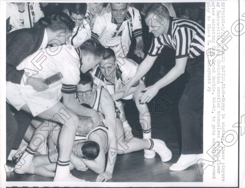 1963 Hudsonville Unity Christian Wrestled & Beat East Grand Rapids Press Photo