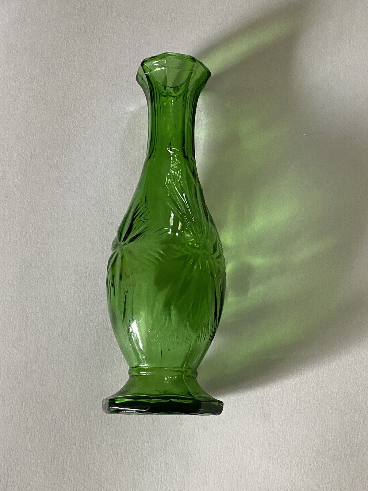 Vintage Green Depression Glass Vase Sunburst Design * 7\