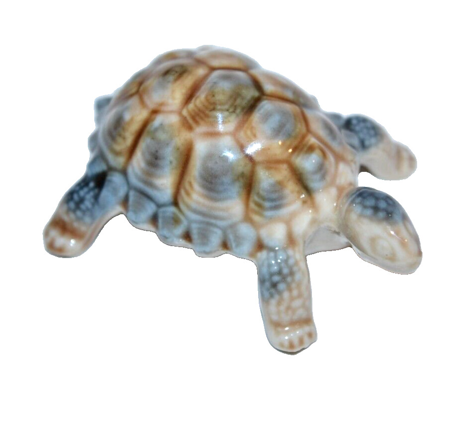 Vtg  Wade Porcelain Turtle tortoise Made in England miniature figurine