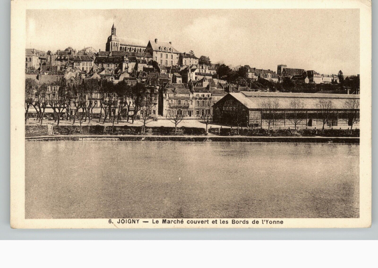 Postcard - Joigny France - Les Bords de L'Yonne