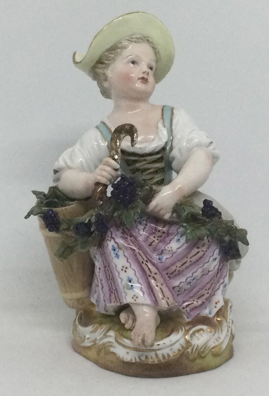 Meissen Porcelain figurine Girl with sickle and grape Acier F18 [AH1193]