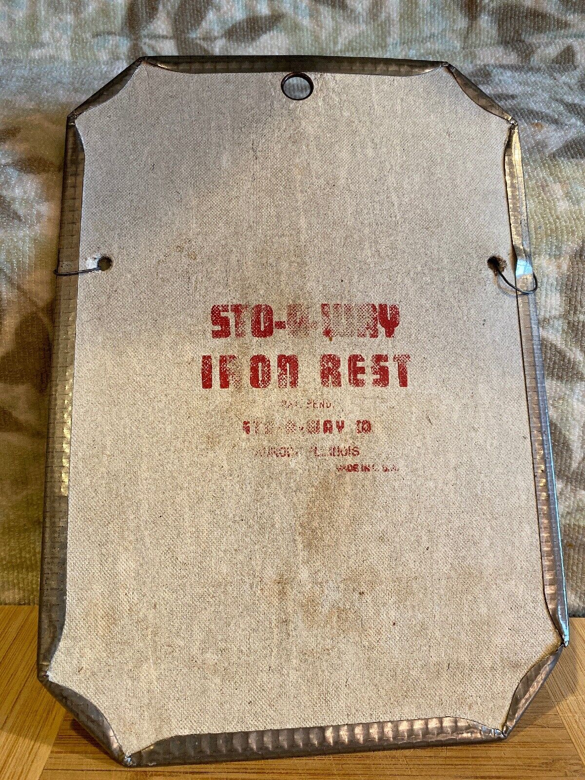 Vintage STO-A-WAY Iron Rest Sto-A-Way Co. AURORA ILLINOIS 10\