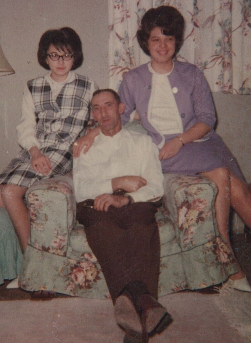 8E Photograph Old Man Portrait With Daughters Women 1965 Family Photo