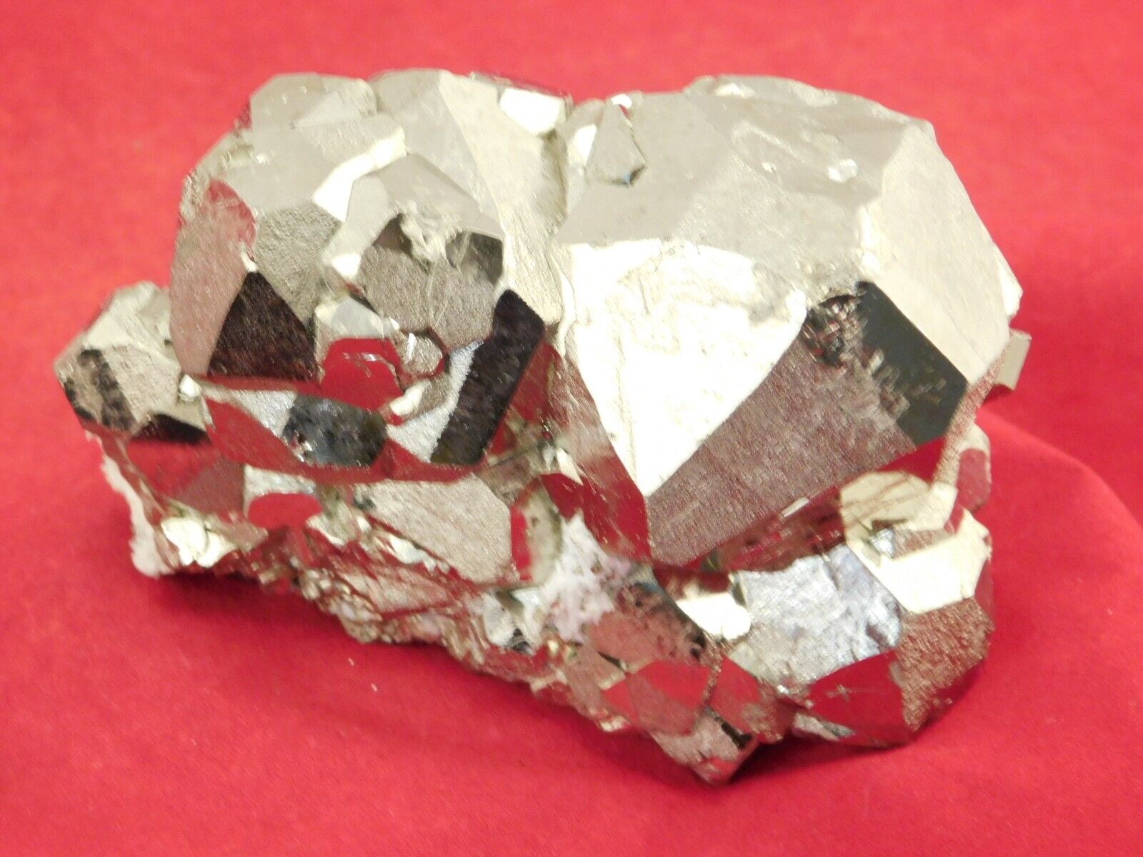 wOw Big 100% Natural DODECAHEDRON PYRITE Crystal Cluster Peru 516gr