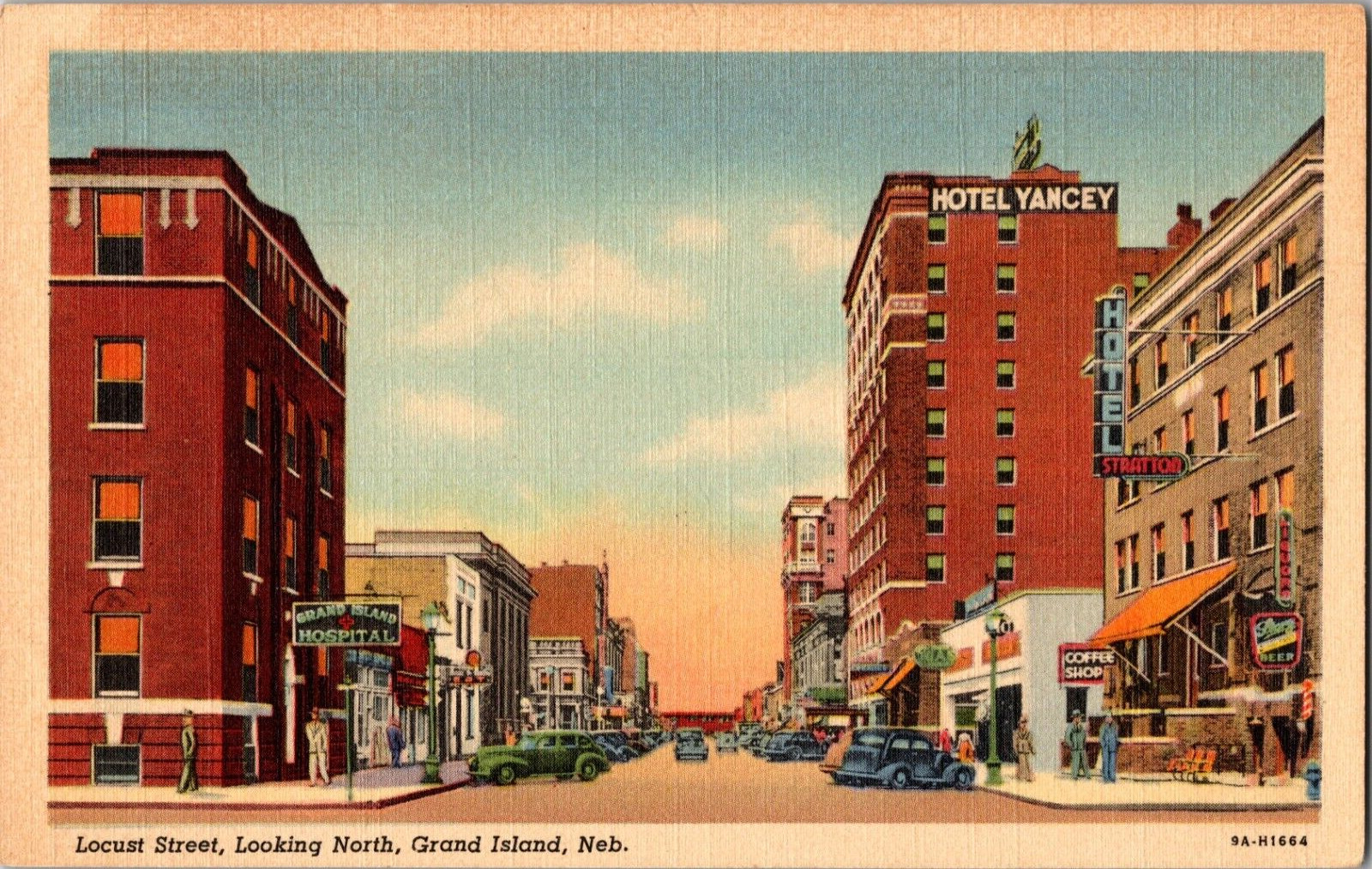 Vtg Postcard Locust Street, Looking North, Hotel Yancey, Grand Island, Neb.