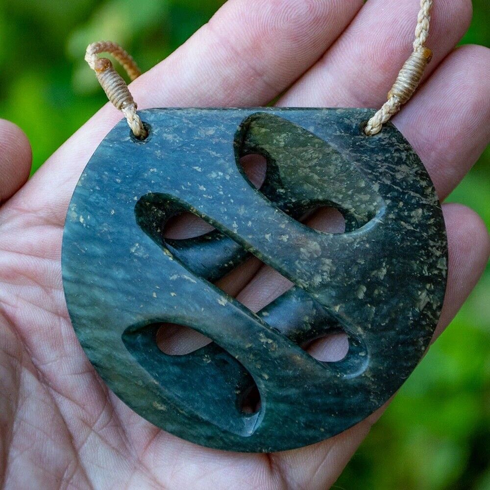 Wonderful Large Twist Necklace, Onewa Stone Sculpture, Original Maori Craft