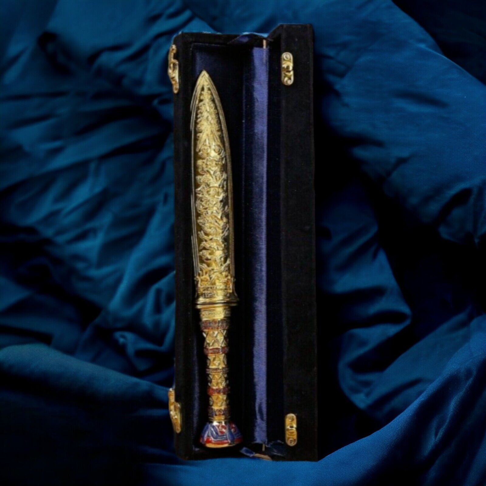 Authentic Reproduction: Golden Dagger of King Tutankhamun - 35cm Finest Stone