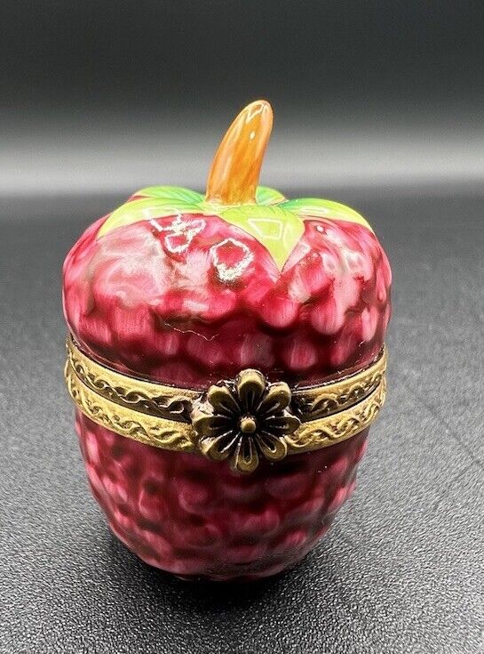 Limoges France Porcelain “Raspberry” Trinket Box Peint Main Parry Vieille PV