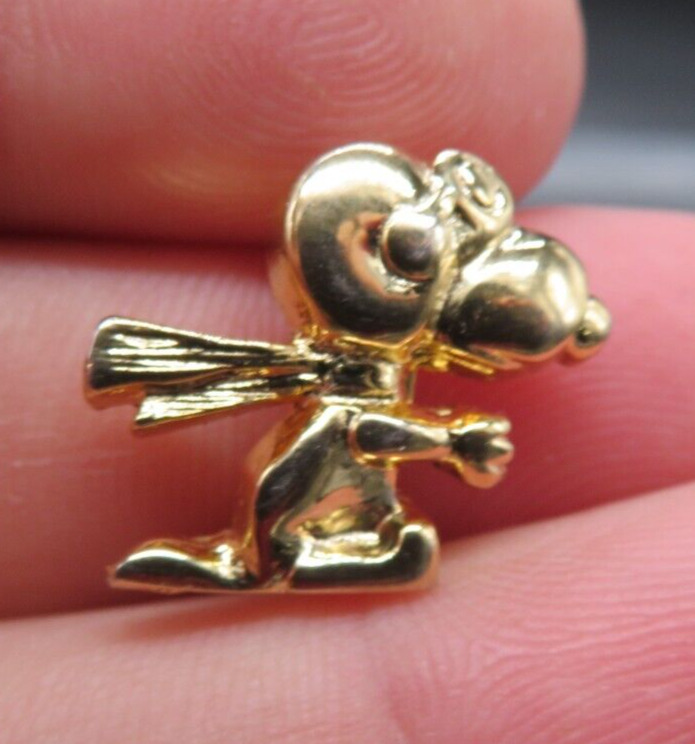 Peanuts Snoopy Red Baron Flying Ace Gold Tone Pin