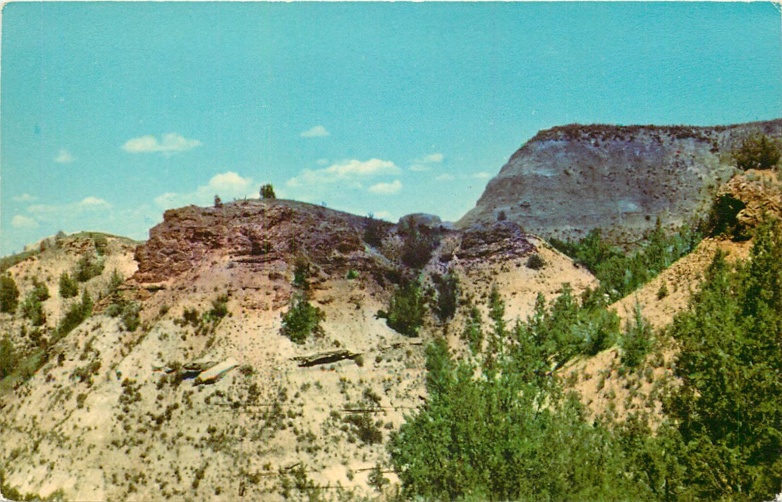 Vintage Chrome Postcard North Dakota Badlands Scoria Petrified Wood ND B938