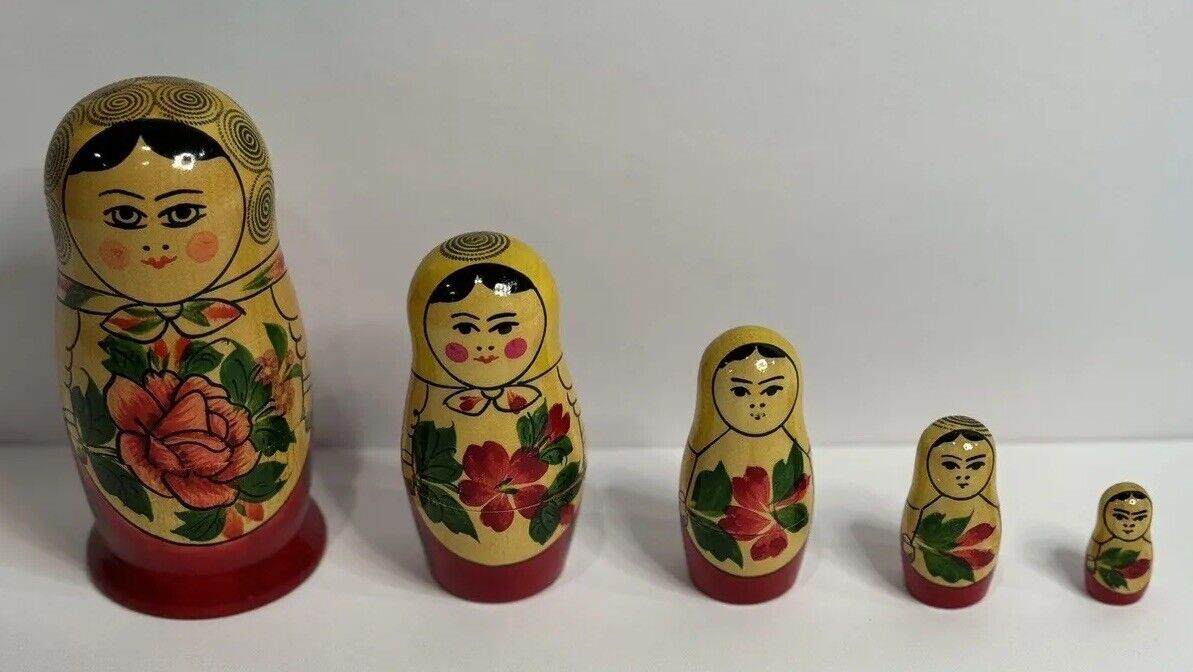 Vintage Matryoshka Russian Nesting Doll Set Of 5 Hand Painted