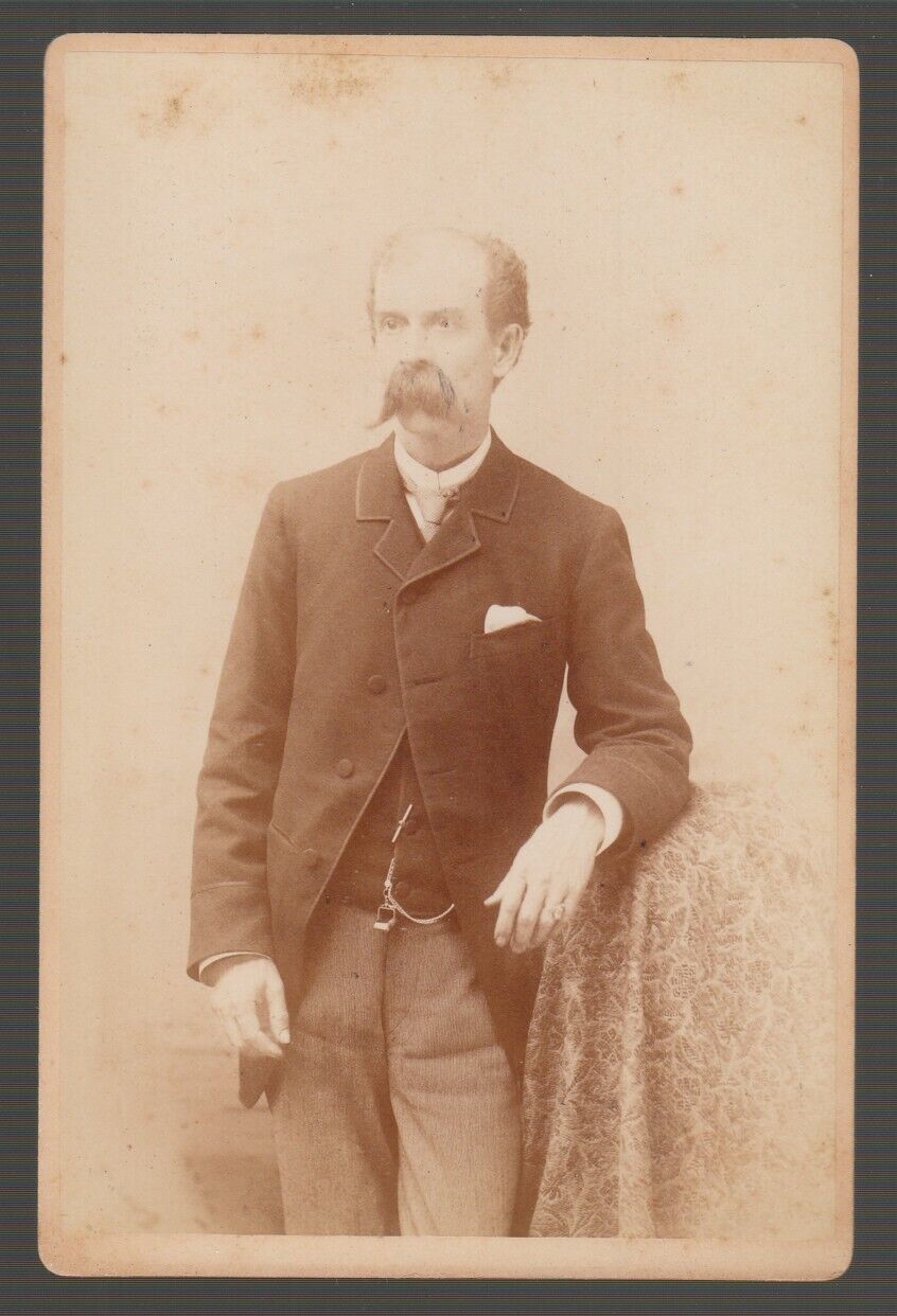 [71768] 1860-1880's CABINET CARD MAN with FULL MUSTACHE by WM KNIGHT, BUFFALO,NY
